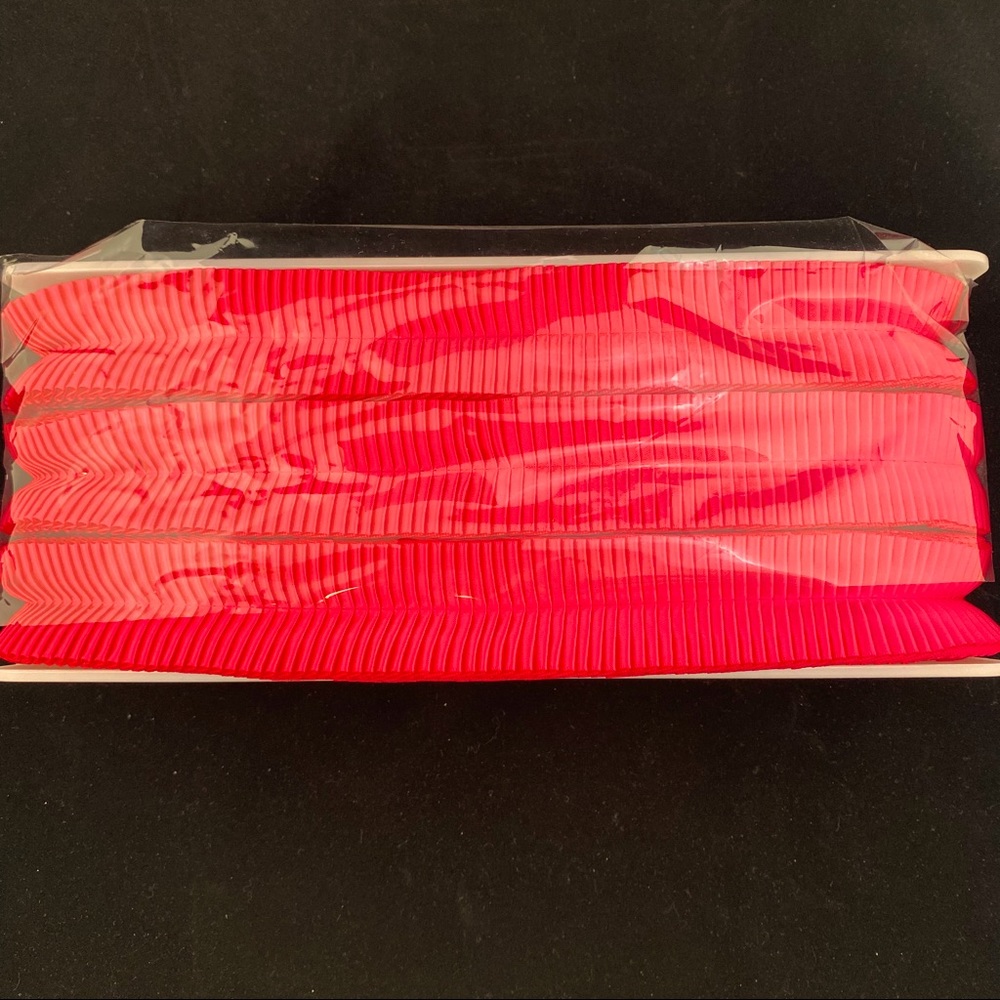 NWT Ribbon fucsia. Crafting, sewing, gift, wrapping, decorating. - Picture 2 of 5